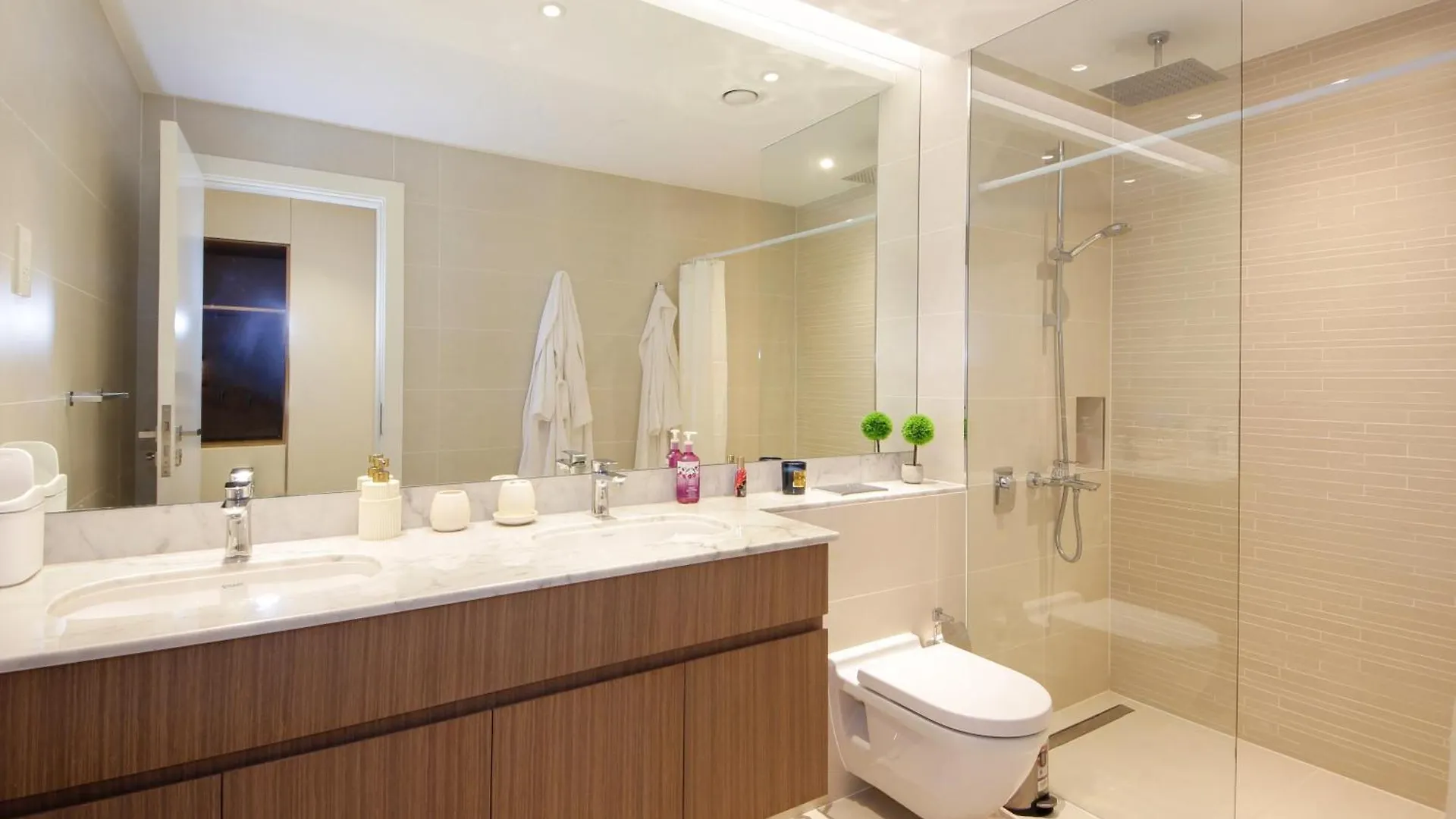 Silk Valley - Gorgeous 2B Direct Beach Access Dubaï Appartement