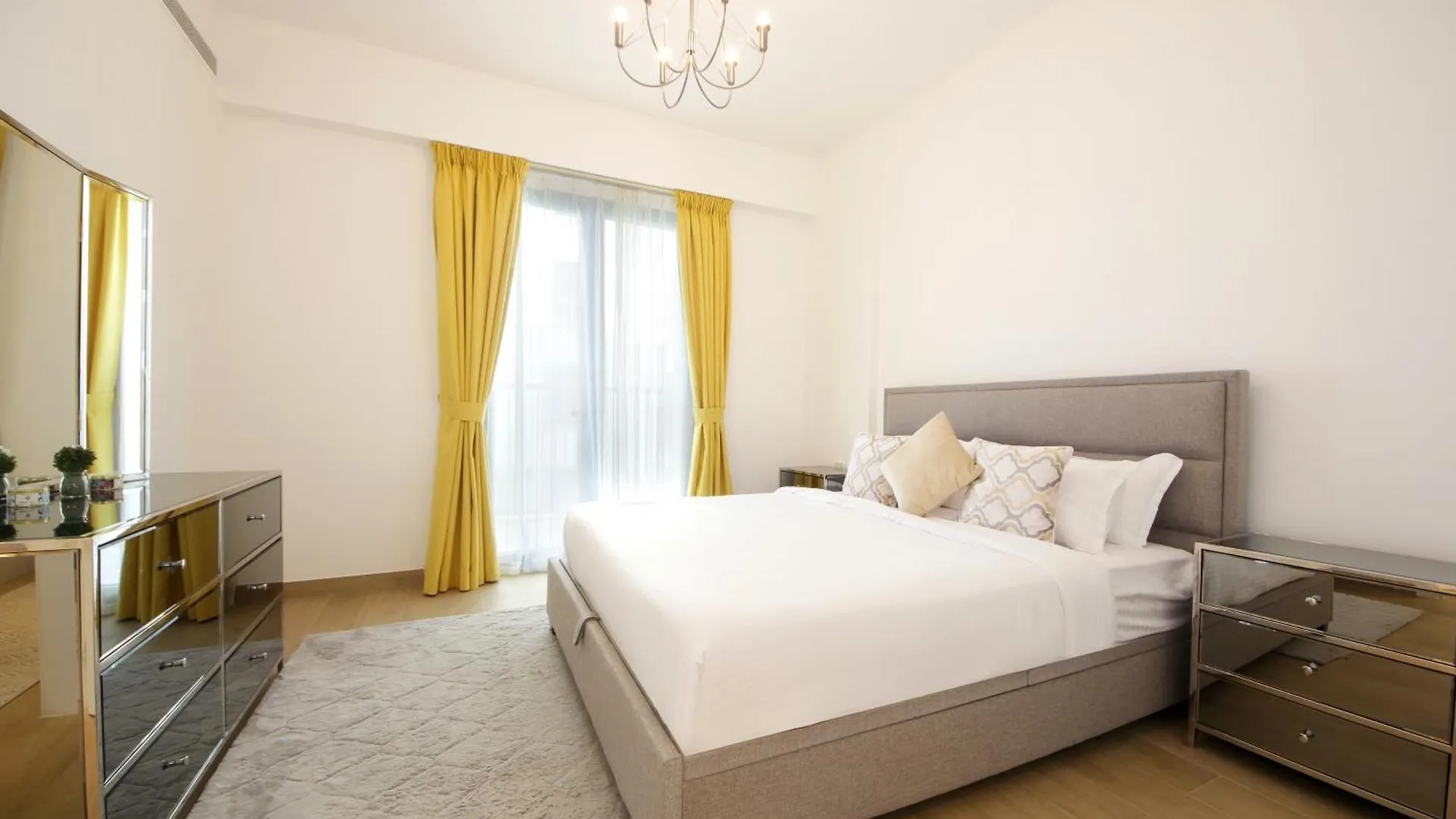 Silk Valley - Gorgeous 2B Direct Beach Access Dubaï
